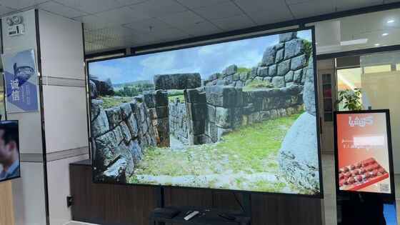 ۸۶ اینچ ۲۰۰۰ نیتز ۴K IP55 بزرگ ضد آب تلویزیون بیرونی دیواری